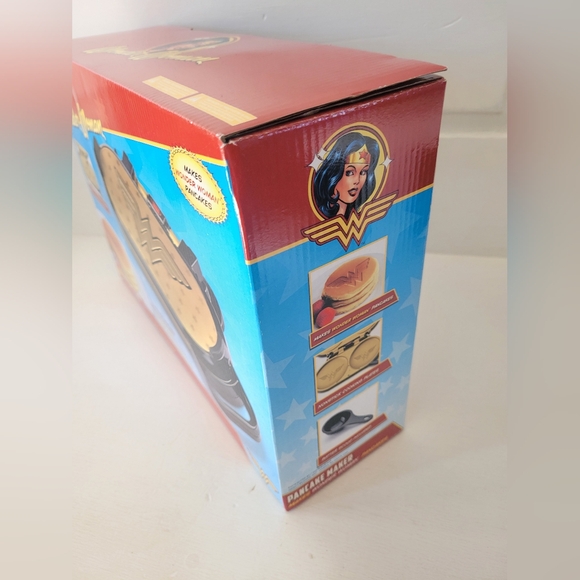 NEW in Box DC Comic's WONDERWOMAN Pancake Maker. - Picture 2 of 9